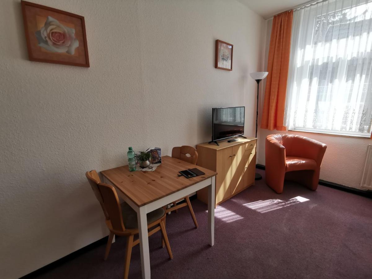 Hotel-Pension Zum Hirsch Hattersheim am Main Екстериор снимка