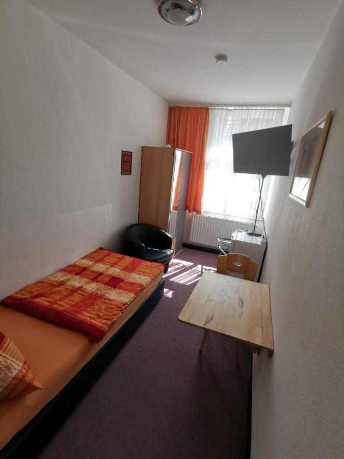 Hotel-Pension Zum Hirsch Hattersheim am Main Екстериор снимка