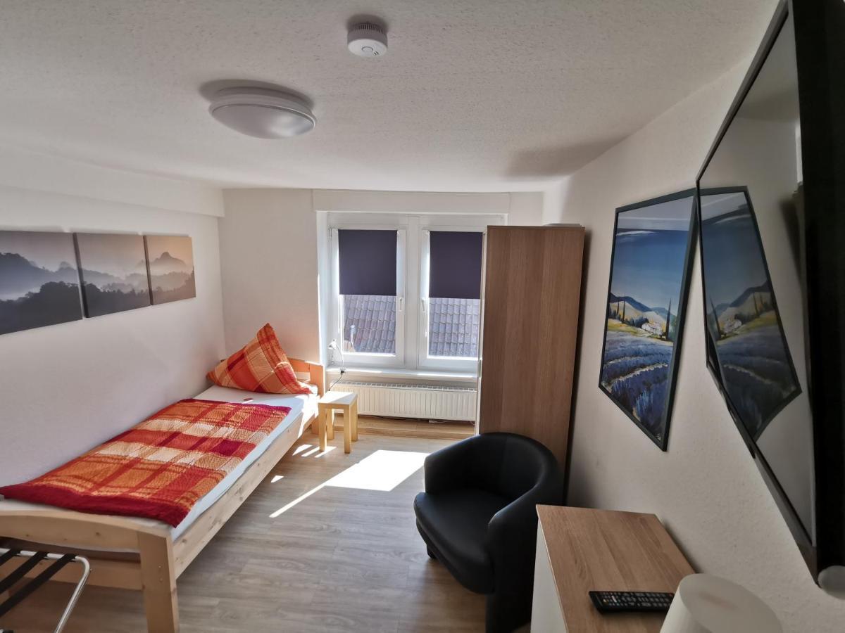 Hotel-Pension Zum Hirsch Hattersheim am Main Екстериор снимка